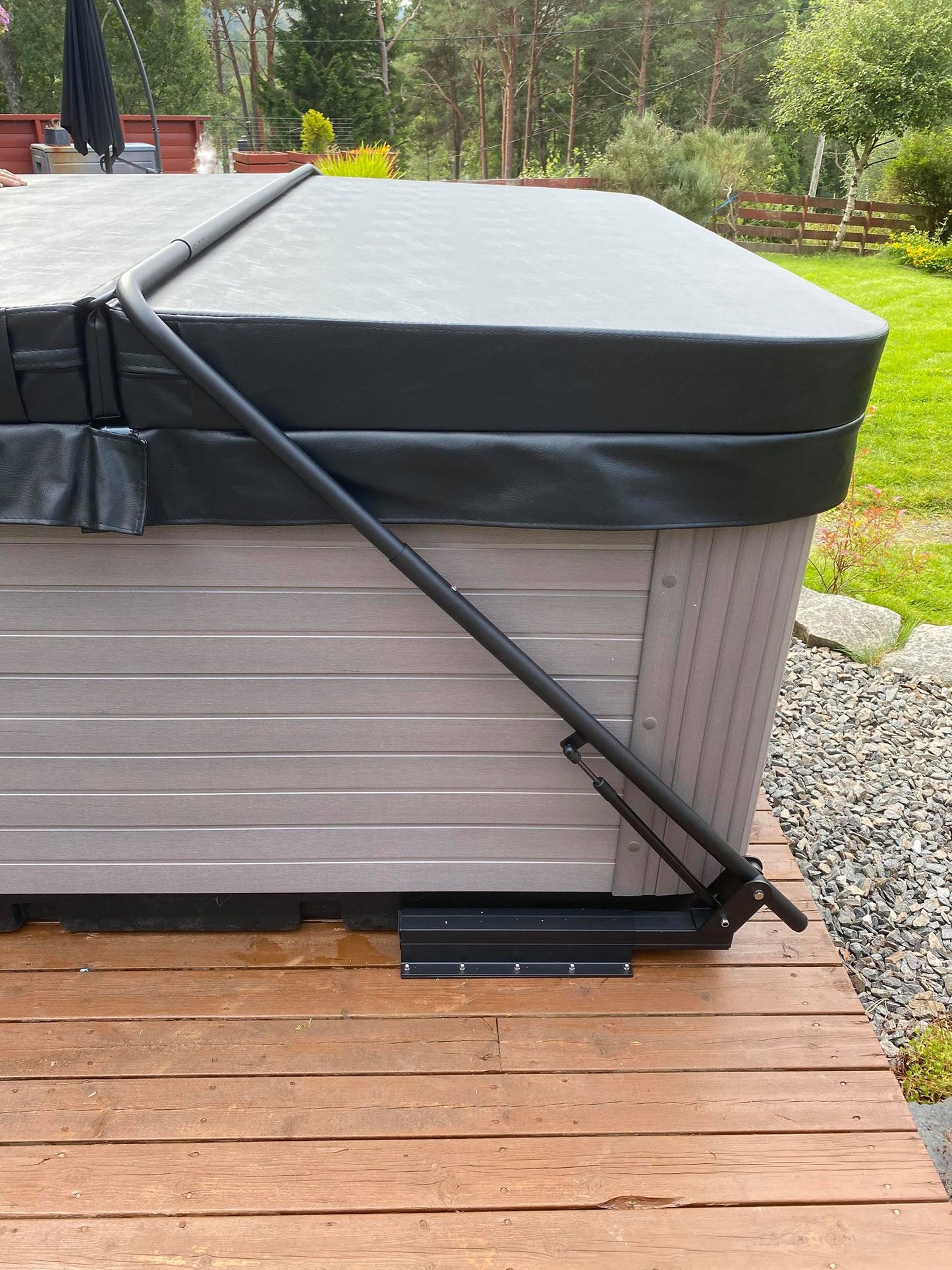 LIFTABLE LIFTER 3-1 DECK MOUNT, UNDERMOUNT, SIDE MOUNT. HYDRAULIC ASSIST.