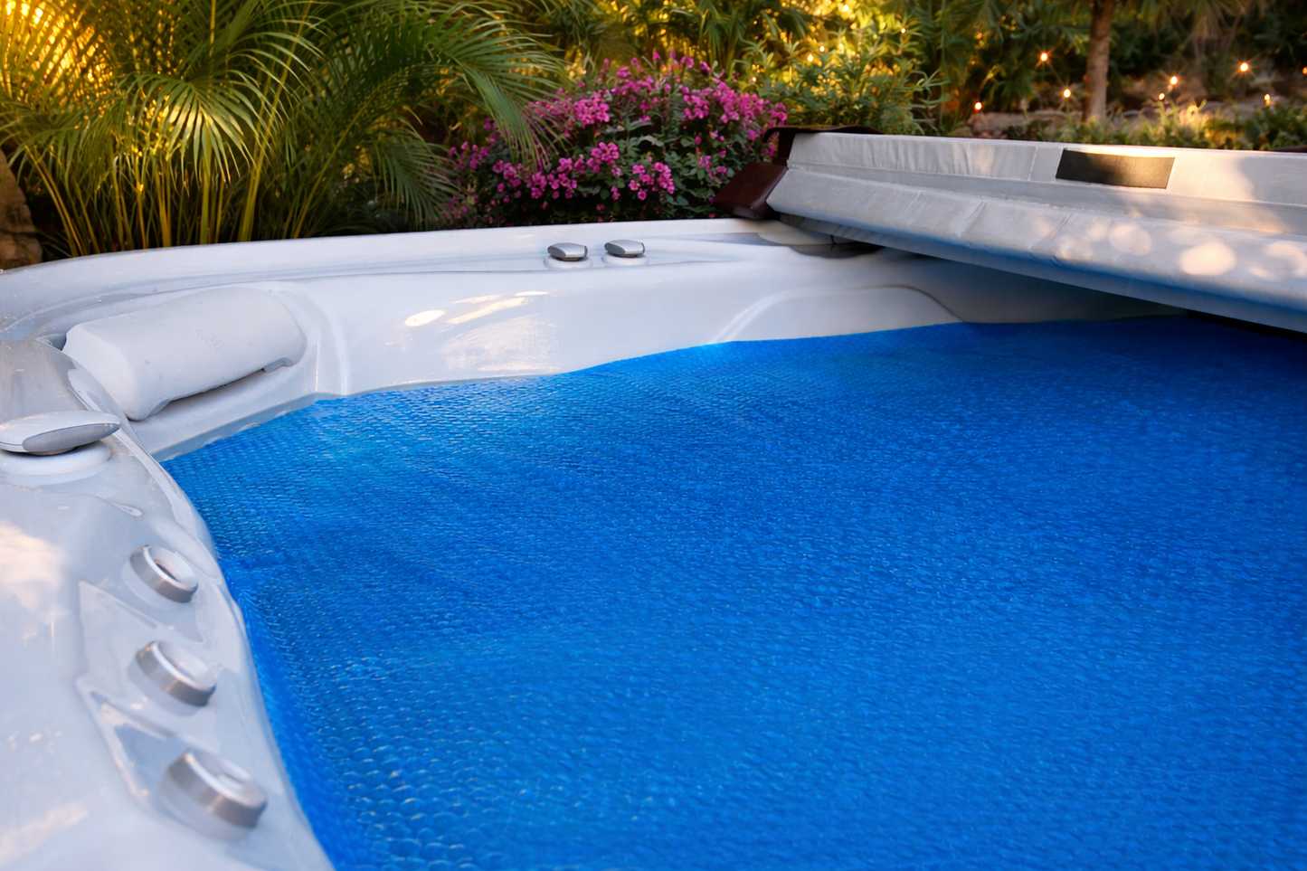 7' x 7' Floating Bubble Solar Blanket – Save Energy & Keep Heat In | The Cover Brothers